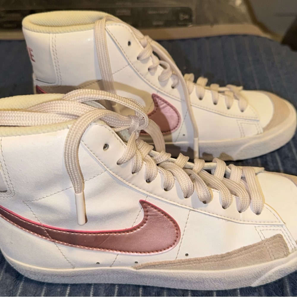 Nike Women's High-Top Sneakers - White and Pink